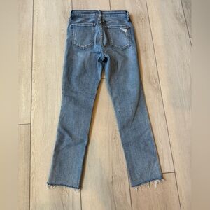 Kut from the Kloth Reese ankle straight Jeans 
Size 2